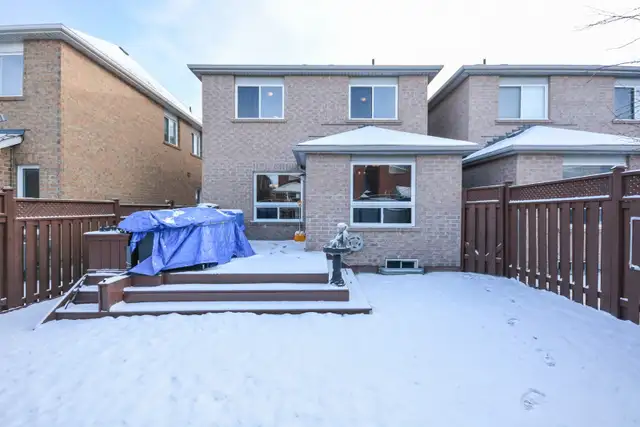 3 Bedroom Semi Detached House for Rent - Must See - Won't Last ! - Photo 10