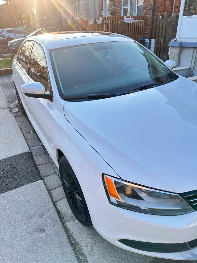 Jetta 2012 -  Manual transmission - Photo 2