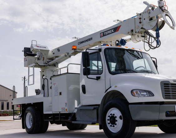 2015 Freightliner M2 Commander 4047 Digger Derrick