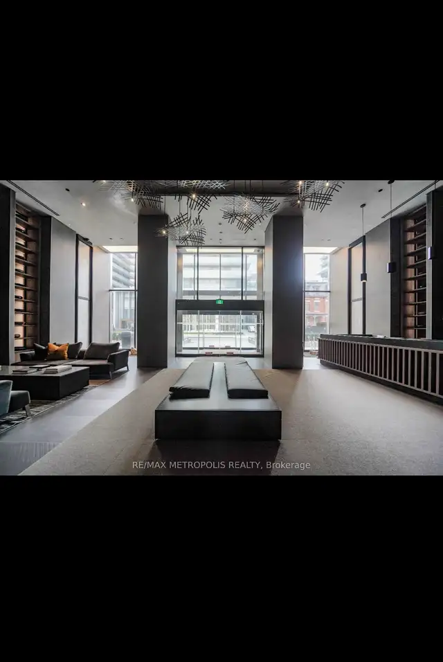 3 bedroom condo Yorkville - Photo 2