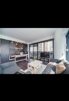 3 bedroom condo Yorkville - Photo 5