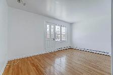4 1/2 avec 2 chambres à coucher à une rue boul. Gouin