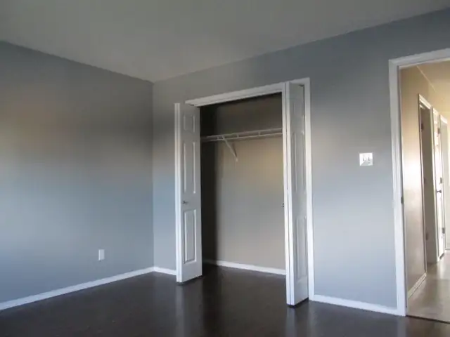 Beautiful Westside Two-Bedroom House (Top Floor, Private Yard) - Photo 6