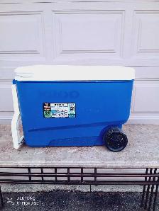 Igloo Wheeled Cooler