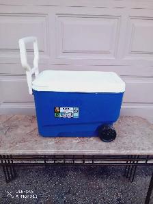 Igloo Wheeled Cooler - Photo 3