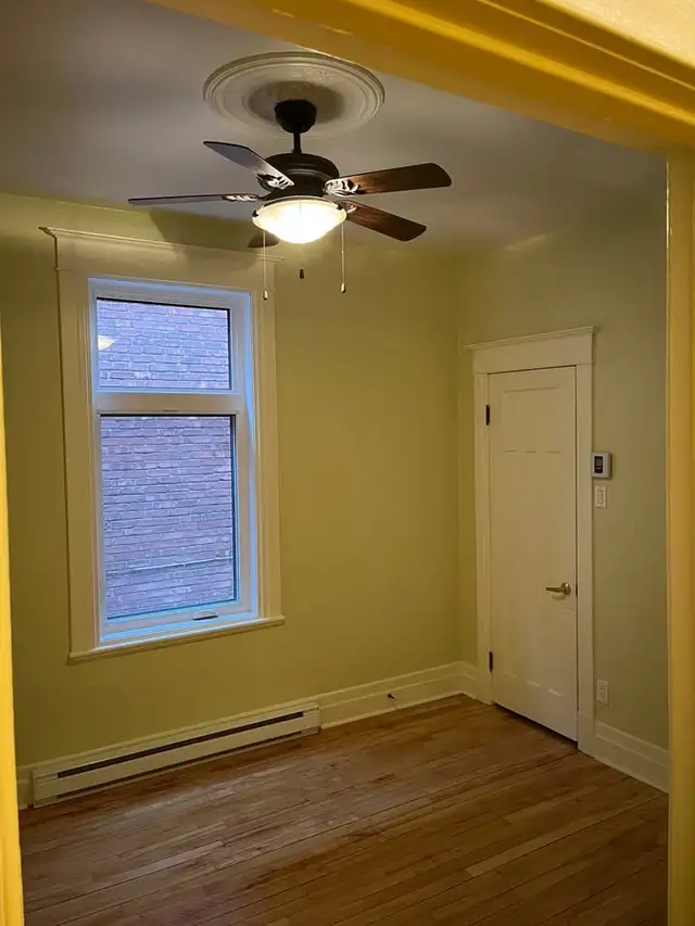 Grand 4 1/2 semi-meublé, entièrement rénové, 1,764$/mois - Photo 6