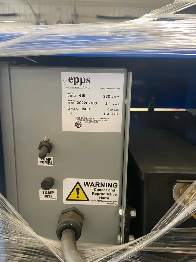 Pressure Washer - Photo 3