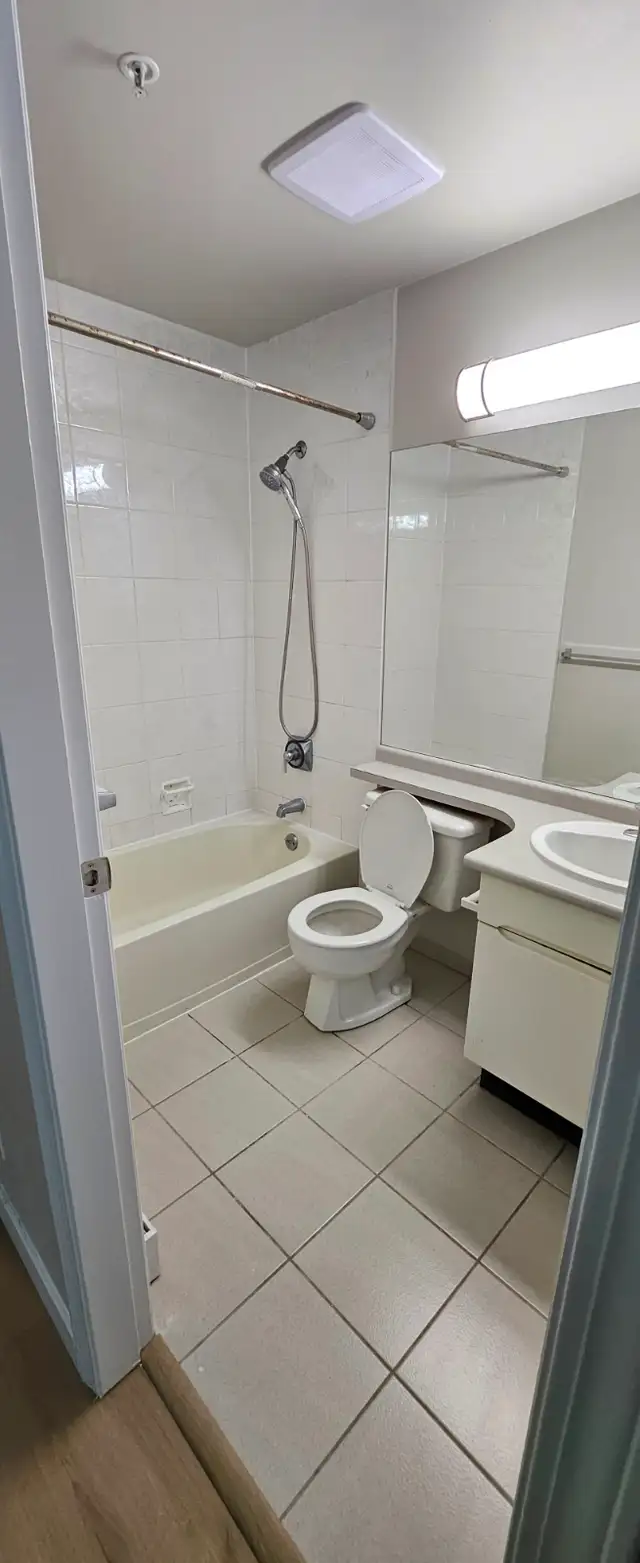 Prestigious Coal Harbour Downtown Vancouver - Photo 6