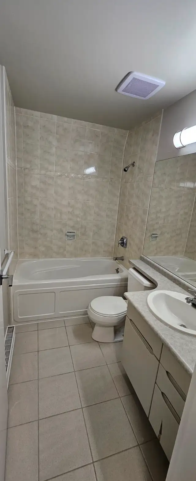 Prestigious Coal Harbour Downtown Vancouver - Photo 9