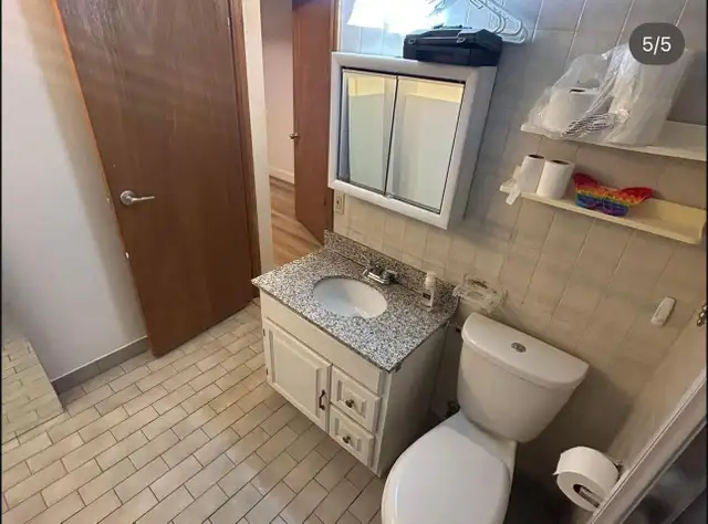 3 Bedrooms with Full Bathroom for rent - Photo 3