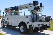 2017 International IHC 4300 Altec DC47-TR Digger Derrick - Photo 3