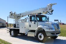 2017 International 4300 Terex Commander 4047 Digger Derrick - Photo 4