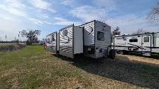 2018 Crossroads Zinger 328SB  Bunk house - Photo 3