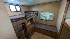 2018 Crossroads Zinger 328SB  Bunk house - Photo 10