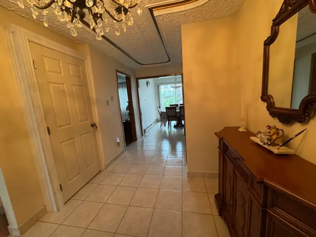 5 1/2 MAIN FLOOR DUPLEX - Photo 2