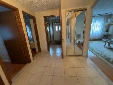 5 1/2 MAIN FLOOR DUPLEX - Photo 3