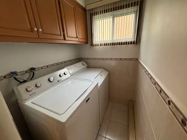 5 1/2 MAIN FLOOR DUPLEX - Photo 8