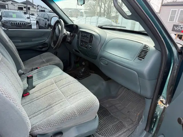 1997 Ford F-150 - Photo 2