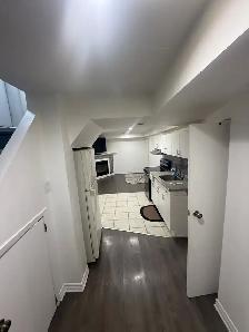 One bedroom Basement apartment for rent - Photo 2