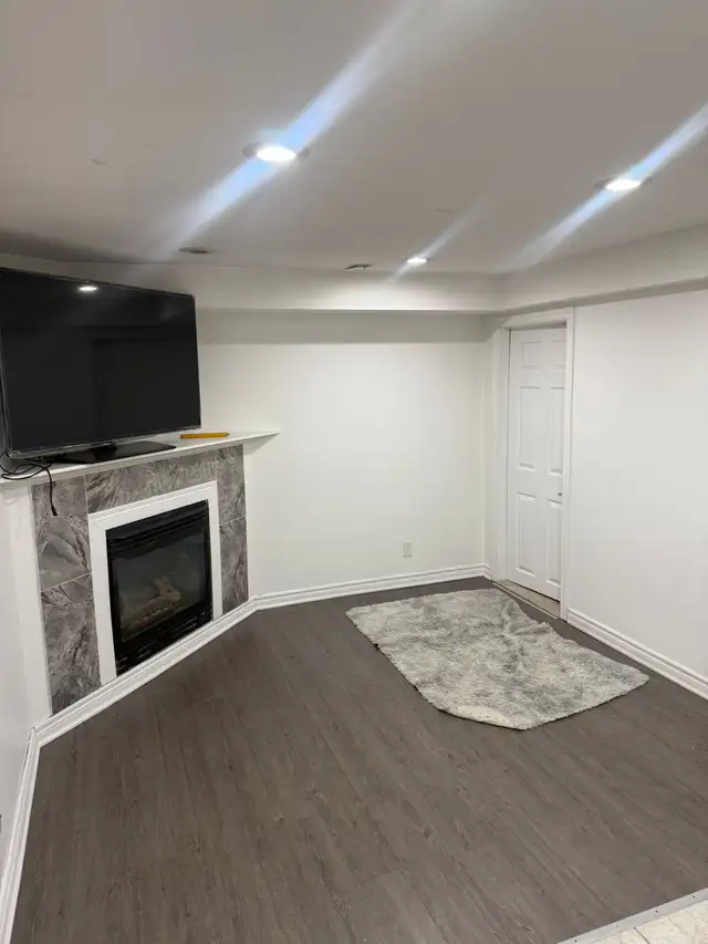 One bedroom Basement apartment for rent - Photo 5