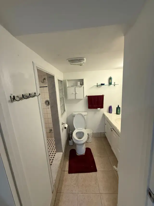 One bedroom Basement apartment for rent - Photo 9