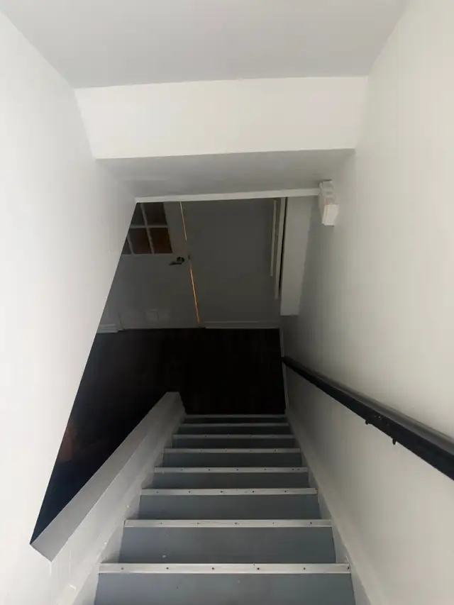 One bedroom Basement apartment for rent - Photo 15