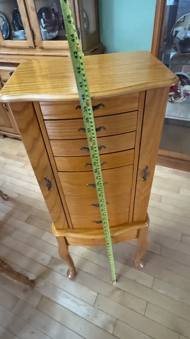 Jewelry Box - Photo 3