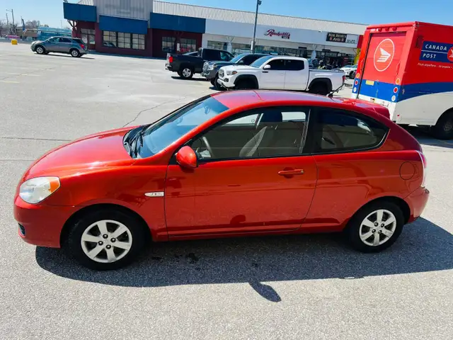 2009 Hyundai Accent Sport ( VERY LOW KM ) - Photo 6