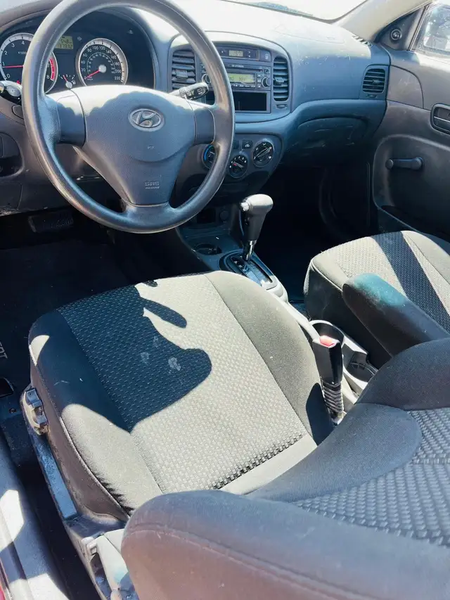 2009 Hyundai Accent Sport ( VERY LOW KM ) - Photo 8