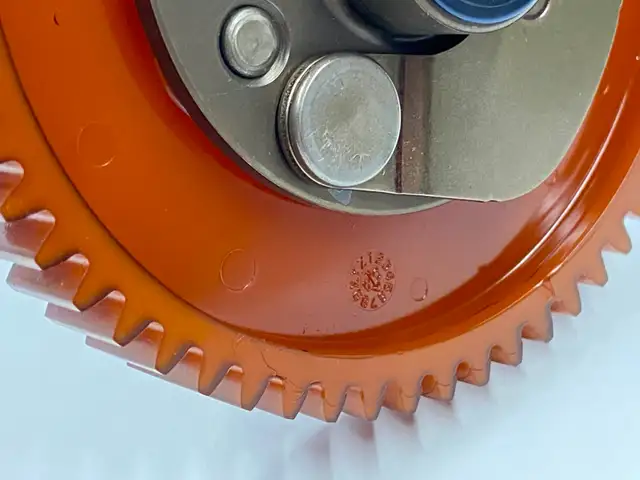 Honda Genuine CAMSHAFT ASSY. 14100-ZJ1-842 for GX610 GX620GX670 - Photo 2