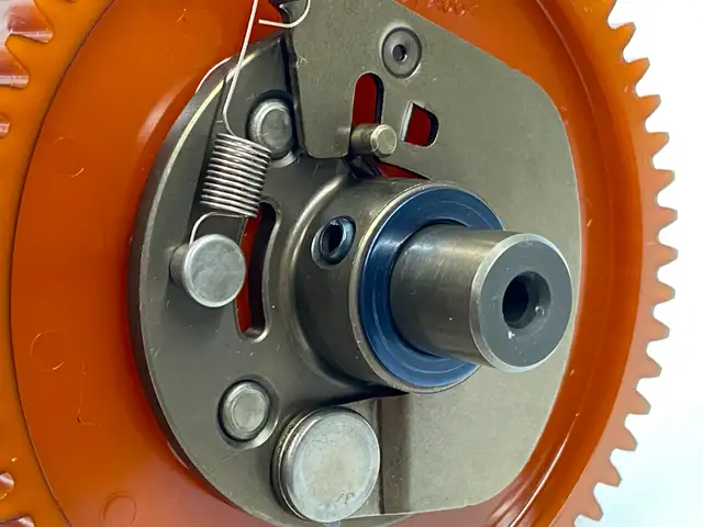 Honda Genuine CAMSHAFT ASSY. 14100-ZJ1-842 for GX610 GX620GX670 - Photo 7