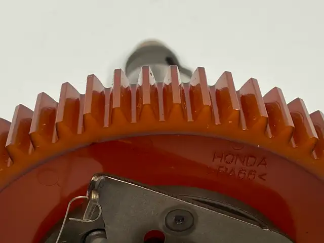 Honda Genuine CAMSHAFT ASSY. 14100-ZJ1-842 for GX610 GX620GX670 - Photo 10