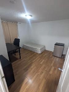 Room at Walkley Heron Gate mall area for rent! - Photo 5