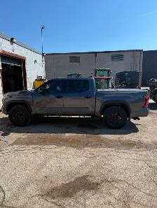 2025 Toyota  Tundram TRD Pro - Photo 4