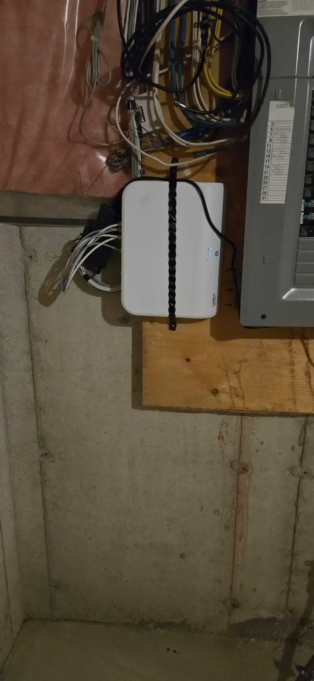 Security Cameras - Photo 8