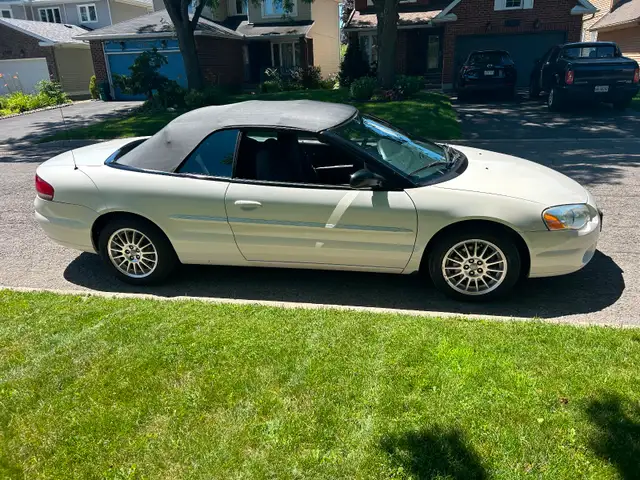 2004 Chrysler Sebring LX Convertible - Photo 5