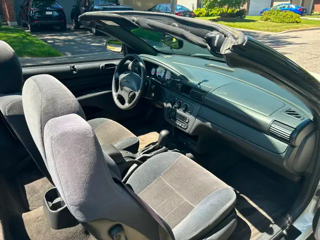 2004 Chrysler Sebring LX Convertible - Photo 6