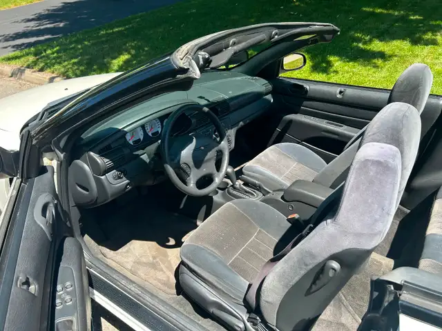 2004 Chrysler Sebring LX Convertible - Photo 9