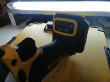 new 20v DeWalt brushless atomic 1/2' compact impact - Photo 2