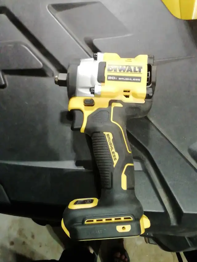 new 20v DeWalt brushless atomic 1/2' compact impact - Photo 7