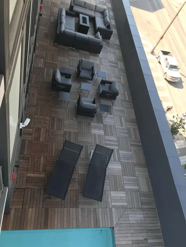 Modern downtown 2 bedroom condo - Parking included - Photo 6