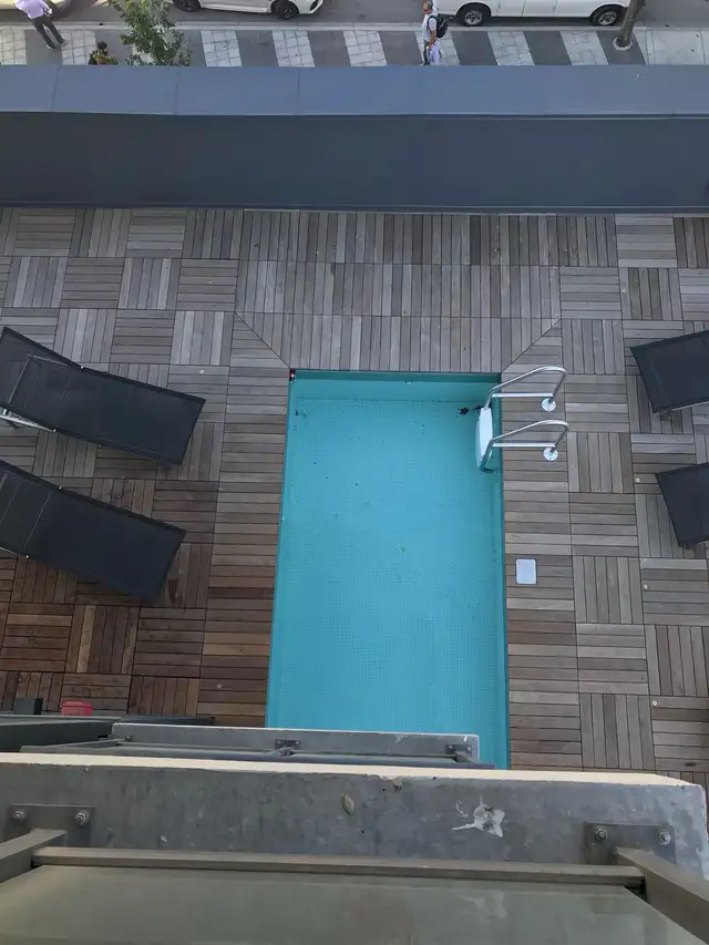 Modern downtown 2 bedroom condo - Parking included - Photo 7