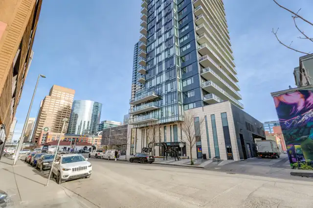 Modern downtown 2 bedroom condo - Parking included - Photo 9