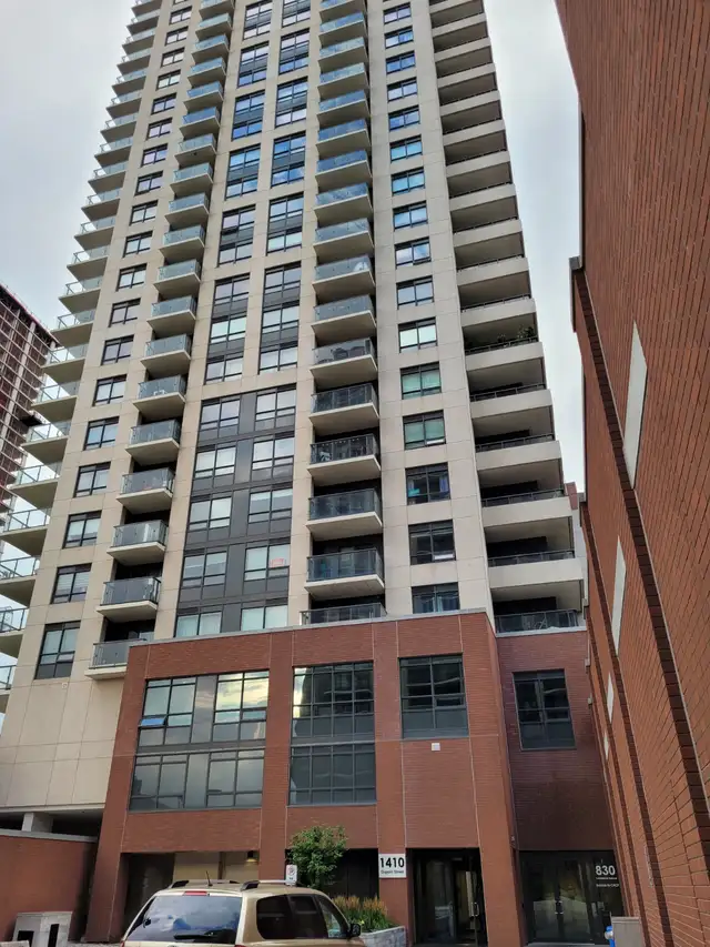 1 Bdr 1 Dent Condo for Rent on Toronto Dupont & Lansdowne $2100