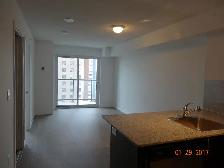 1 Bdr 1 Dent Condo for Rent on Toronto Dupont & Lansdowne $2100 - Photo 4