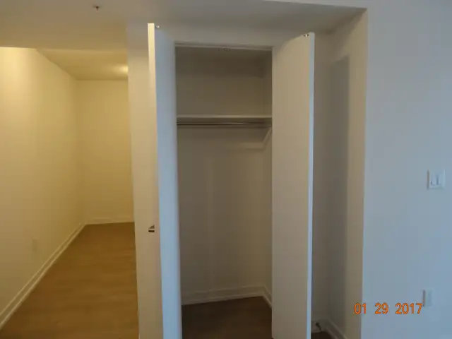 1 Bdr 1 Dent Condo for Rent on Toronto Dupont & Lansdowne $2100 - Photo 5