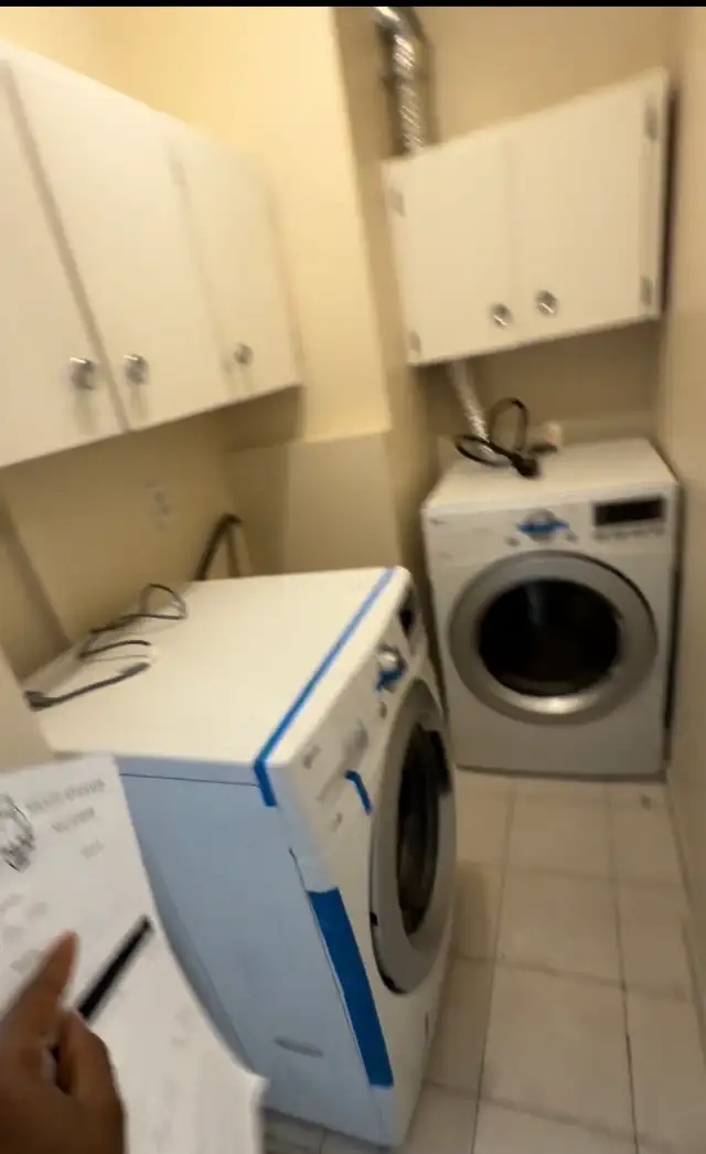 renovated 3 bedroom apartment - Photo 6