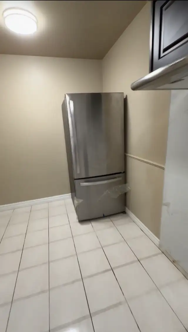 renovated 3 bedroom apartment - Photo 8