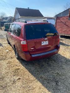 Kia Sedona - Photo 3