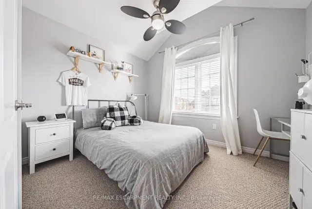 2 rooms for rent in beautiful house on Hamilton mountain/pool - Photo 6